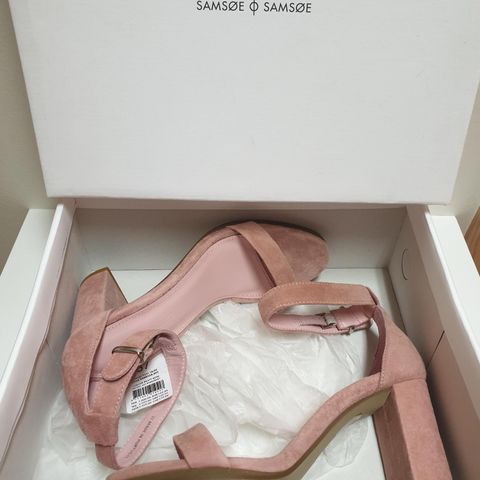 Samsøe Samsøe pink suede sandals sz37