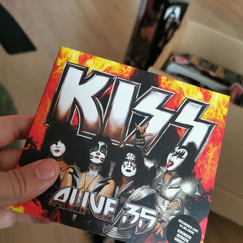 Live profesjonell opptak av KISS Alive 35 I Koengen, Bergen 2008