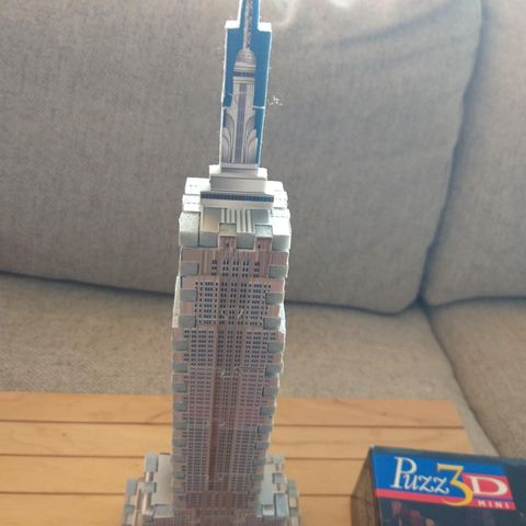 3 D Puslespill av Empire State Building 42 deler 33 cm høy