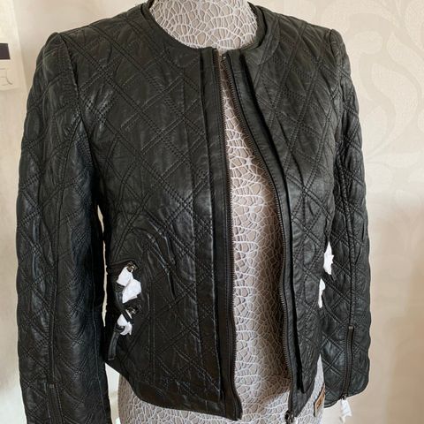 ZARA Lammeskinn jakke, XS