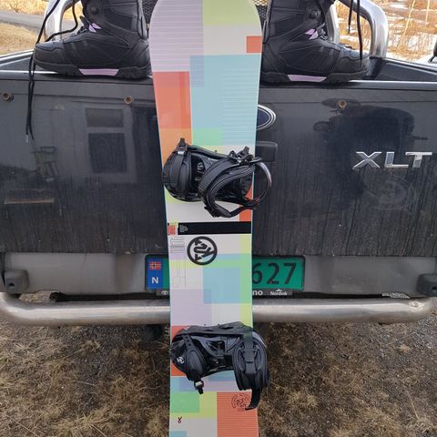 Komplett K2 Moment snowboard til jente/dame