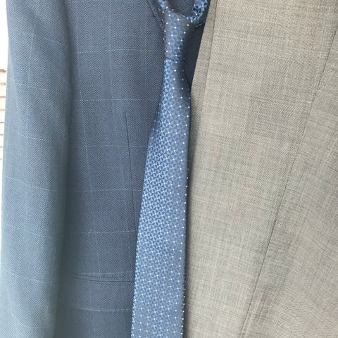 NY PRIS! Blazer, bukse og slips