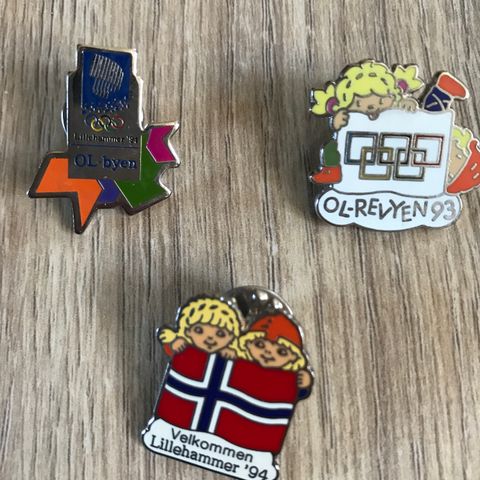 3 pins fra Lillehammer OL- den med flagget er solgt