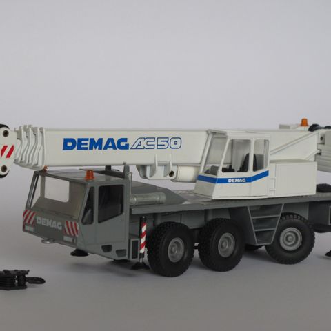 Demag AC 50 mobilkrane. Skala 1:50