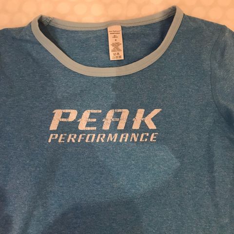 Veldig god passform peak t shirt (litt elastisk)