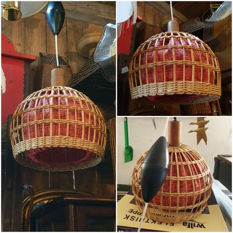 VINTAGE/ RETRO NYDELIG TAKLAMPE TEAK/MESSING M.M