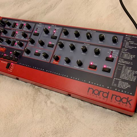 CLAVIA NORD RACK 1 (expanded 12 voice edition) / virtual analog synthesizer