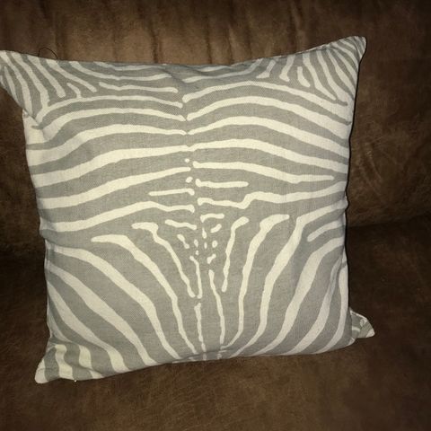 1 stk Zebra mønstret putetrekk ubrukt fra HM home limited 50 cm