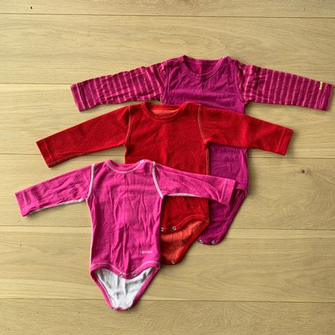 Devold ull body Str 62 og 74, rosa og rød