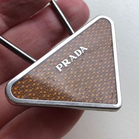 Prada nøkkelring  klassisk, unisex