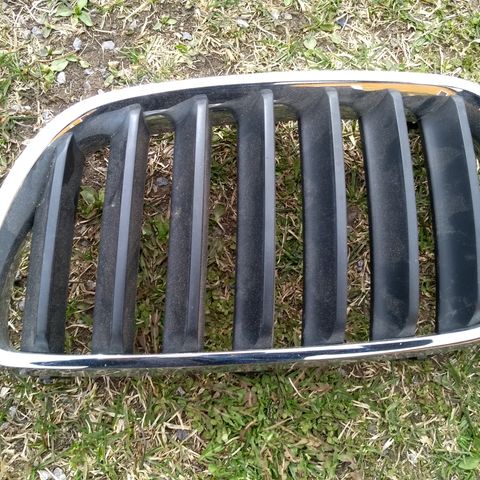 Radiator grill til BMW. Som ny.