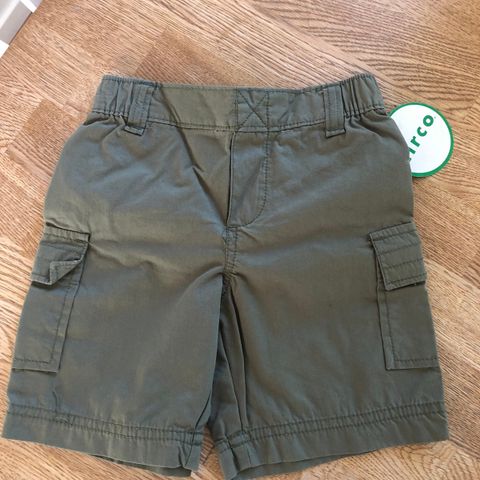 Shorts og pique-skjorte