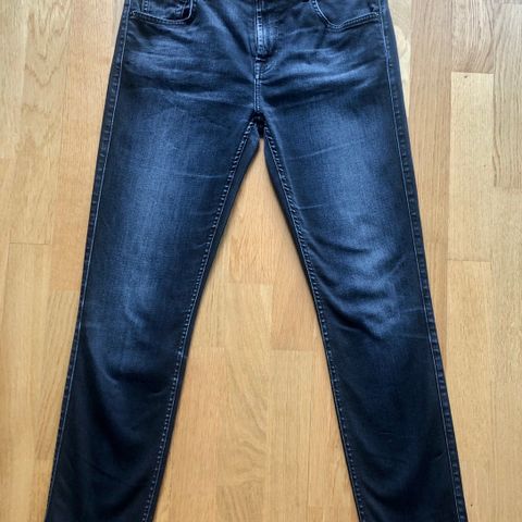 7 for All Mankind Stretchy Jeans Relaxed Skinny strl 27