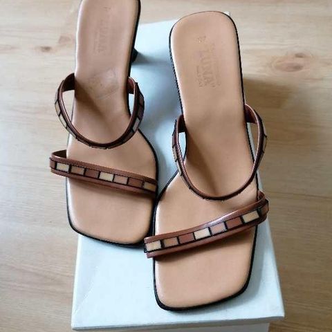 Brune sandaler