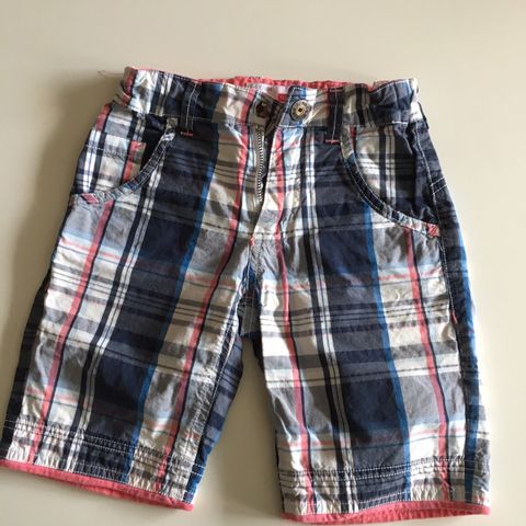 Kjempefin kortebukse / shorts til gutt
