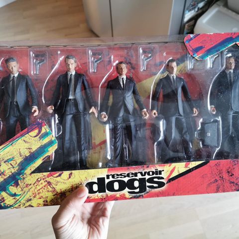 Signert!!! NECA Reservoir Dogs Action Figure Box Set Cult Classics