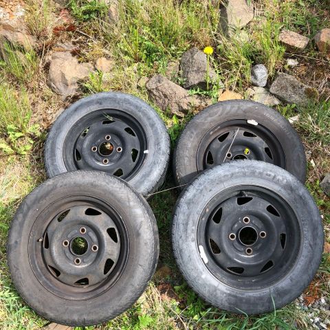 165 / 70 R 13 Sommer og Vinterdekk på felg