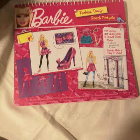 Barbie fashion design bok