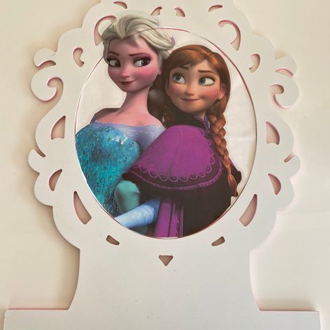 Elsa bildet med ramme passer fint til bursdag eller barne romme !