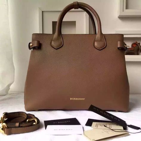 Burberry Medium banner bag in leather and house check camel