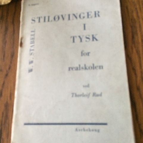 Tysk. Stiløvinger i tysk for realskolen. Hefte.