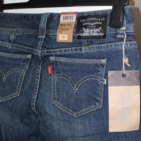 LEVIS jeans. HELT NY med prislapp!