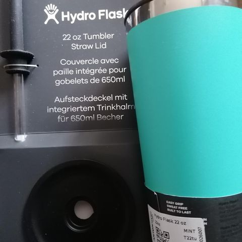 Hydro flask med tilbehør!