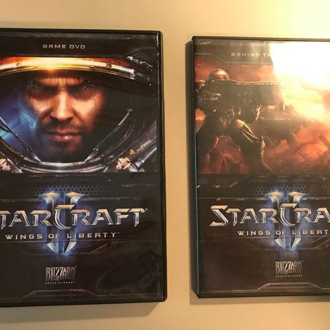 Starcraft 2 Wings of Liberty PC og Behind the Scenes DVD