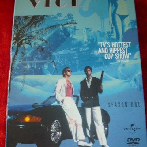 Sesong 1 av Miami Vice, DVD