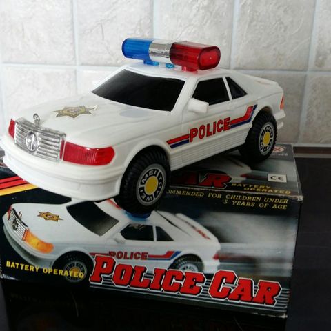 Mercedes Benz 560 SLC Police car.Lengde 210mm.