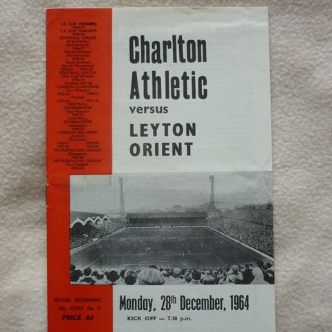 1964 Charlton Athletic v Leyton Orient  - Fotball program.