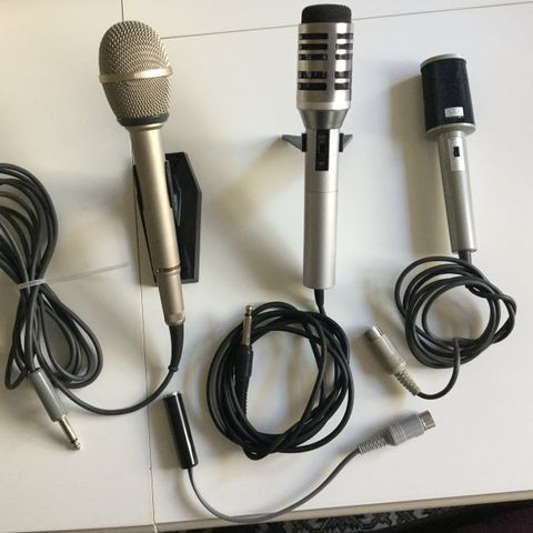 Mikrofoner (vintage) av typen Sony og Akai selges.