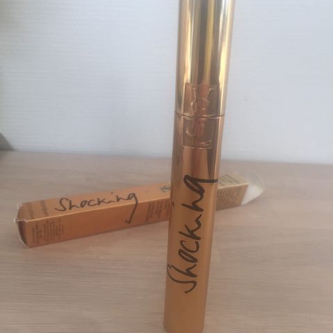 YSL Shocking svart mascara