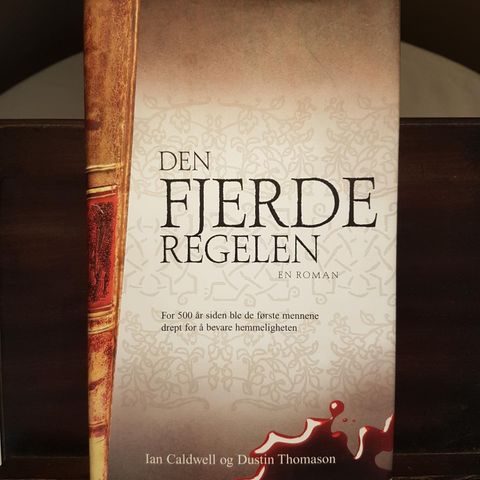 Den Fjerde Regelen (En Roman)