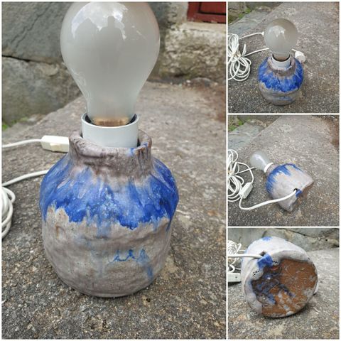 VINTAGE/ GAMMEL HÅNDLAGET/ MALT KERAMIKK LAMPE