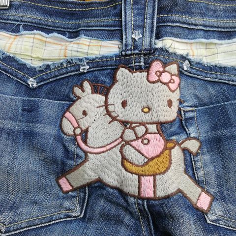 Hello Kitty shorts fra Victoria Couture