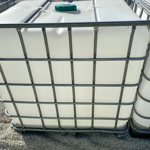 1000l vanntank ibc