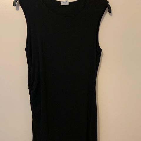 Oasis svart kjole str. 38 selges kr. 100,- Ikke brukt.