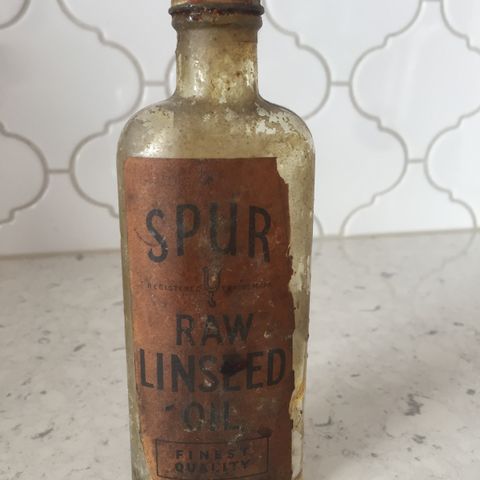 Vintage 1940s Spur Raw linseed Oil Bottle