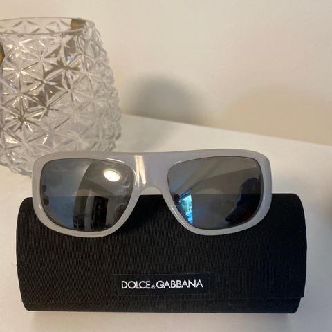 Som ny! Lekre Dolce & Gabbana solbriller