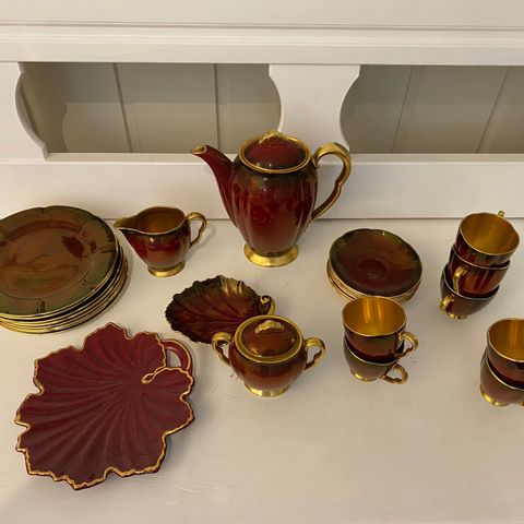 Carlton ware «rouge royale» te sett