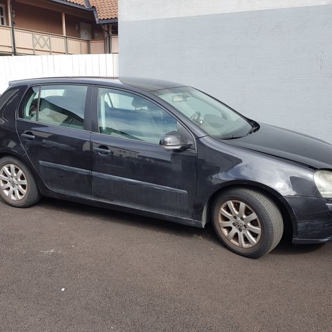 Vw golf. 2006 mod . I deler...LES INNLEGGET