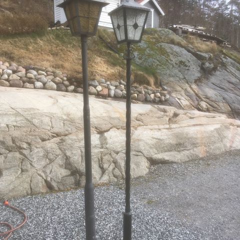 Hjemmelagde smijernslamper for utebruk