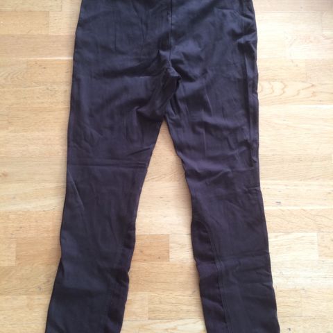 Dameklær Tight brun 300kr