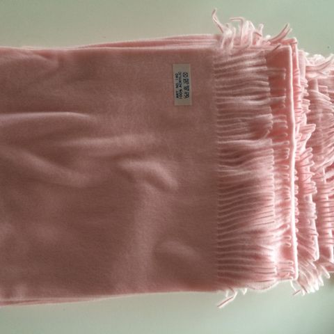 Skjerf sukker rosa alt ny 13 stk pr stk 200kr