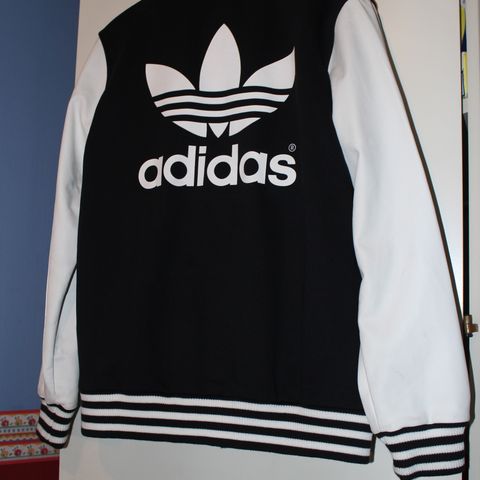 ADIDAS College jakke selges.