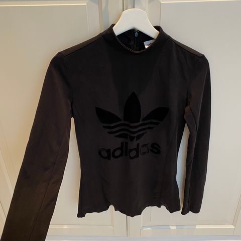 Adidas genser, Str. XS