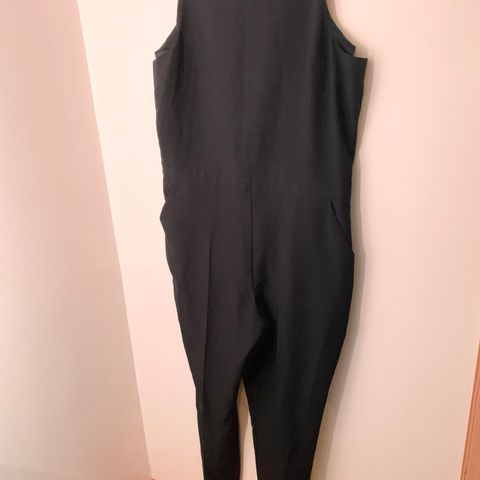 Ny pris! Jumpsuit fra ASOS, tall str. 18 UK, aldri brukt