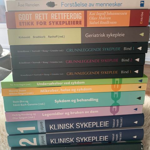 Diverse sykepleiebøker