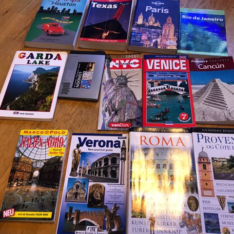 Mange fine reisehåndbøker reisebøker selges billig